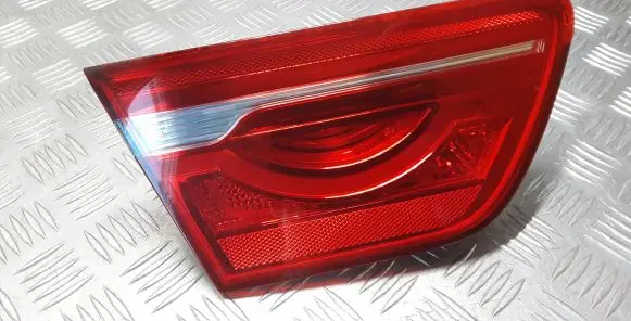 Jaguar XE Tailgate rear/tail lights