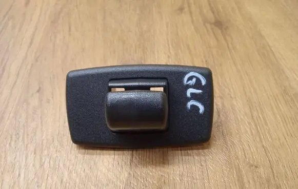 Sun visor clip/hook/bracket