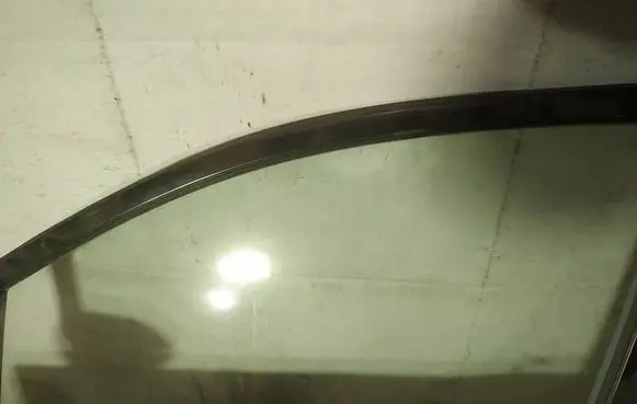 Honda Jazz Front door window glass four-door as2