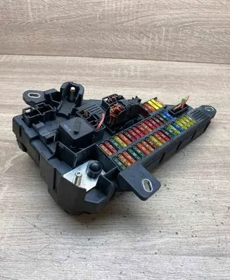 BMW 5 E60 E61 Fuse box set 9138830 913883001