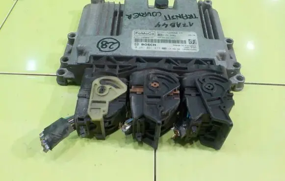 Ford Transit Courier Engine control unit/module 0281031473