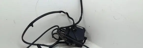 Volkswagen Golf V Central locking vacuum pump 1K0906279B