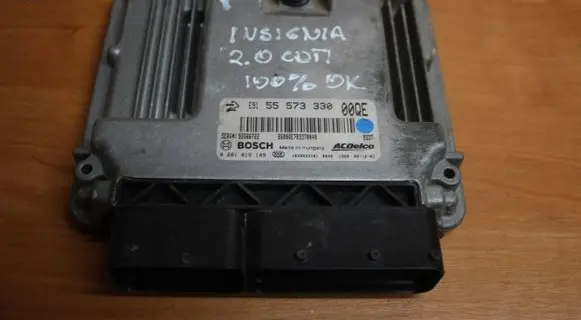 Opel Insignia A Engine control unit/module 55573330 55566722 0281015149