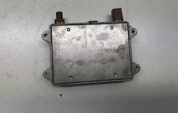 Audi A6 S6 C6 4F Antenna control unit 8E0035456B 8E0035456