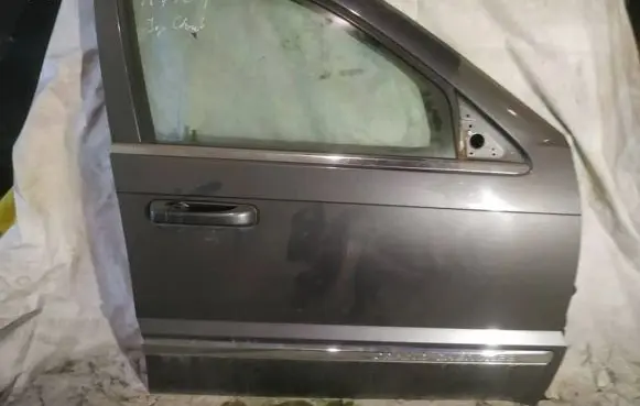 Jeep Grand Cherokee (WK) Front door pilkos