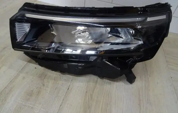 Nissan Qashqai Headlight/headlamp 260609142R
