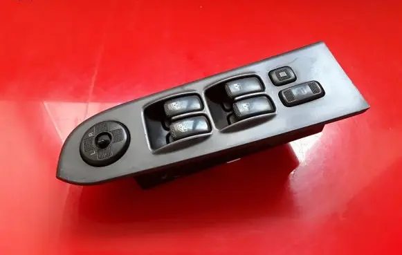 Hyundai Trajet Electric window control switch 620W03030