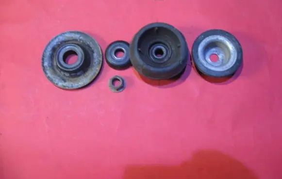 Skoda Octavia Mk1 (1U) Coil spring mount 1J0412319C