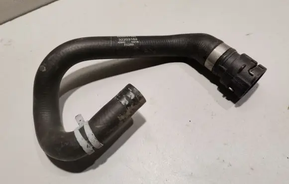 Volvo XC90 Engine coolant pipe/hose 32203162