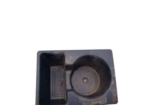 Cup holder front