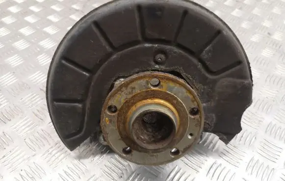 Volkswagen PASSAT B6 Front wheel hub