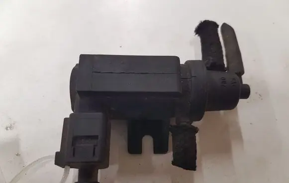 Volkswagen PASSAT B5 Turbo solenoid valve 1K0906627D