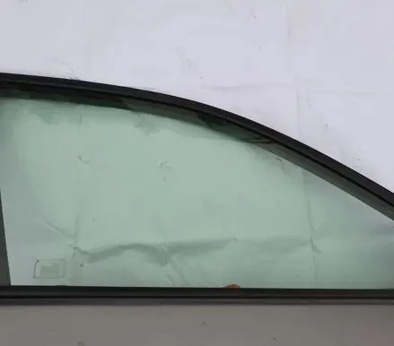 Honda Civic Front door window glass four-door
