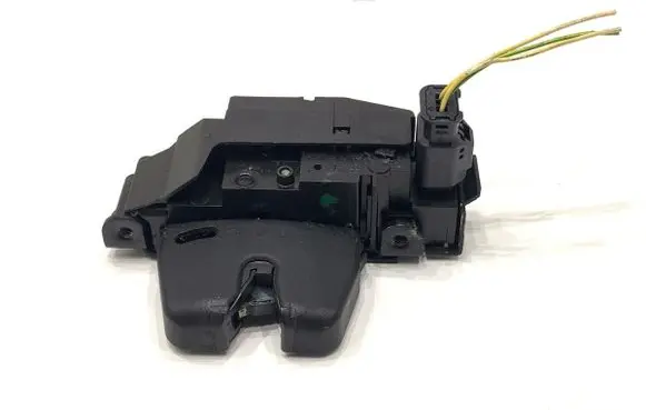 Peugeot 308 Tailgate exterior lock 9804762080