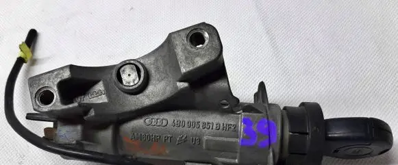 Audi A4 S4 B5 8D Ignition lock 4B0905851B