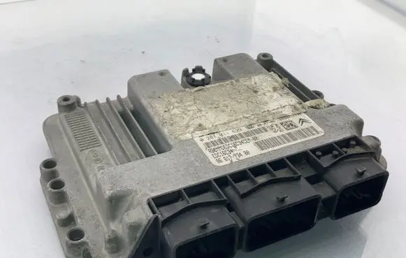 Citroen C4 I Engine control unit/module 9661773480 EDC16C34 0281011629