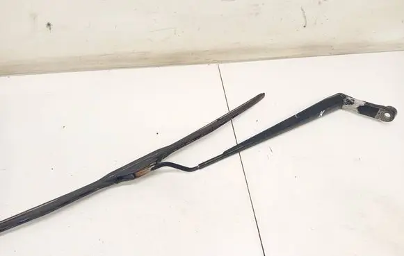 Toyota Corolla Verso AR10 Front wiper blade arm 