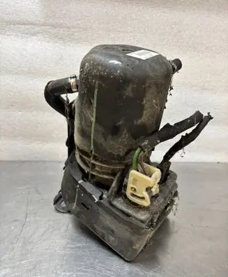 Citroen C4 I Picasso Power steering pump 9673173780