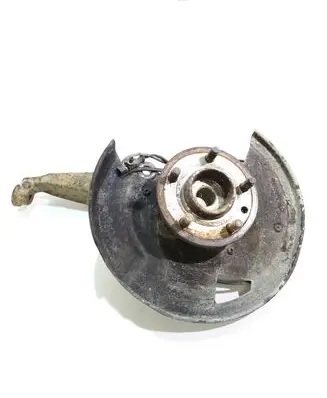 Land Rover Discovery 3 - LR3 Front wheel hub