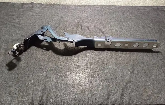 Porsche Macan (95B) Engine bonnet/hood hinges 95B823301F