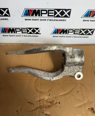 BMW 5 G30 G31 G38 Lower shock absorber bracket 6865929