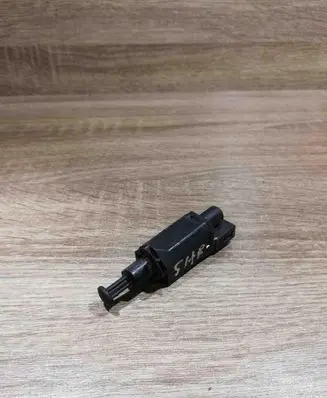 Volkswagen Jetta VI Brake pedal sensor switch 1H0927189D