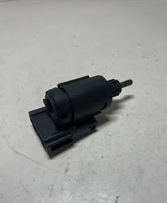 Skoda Fabia Mk1 (6Y) Brake pedal sensor switch 3B0945511A 19322007