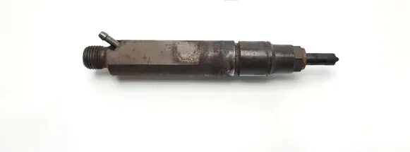 Volkswagen Golf IV Fuel injector 028130202P
