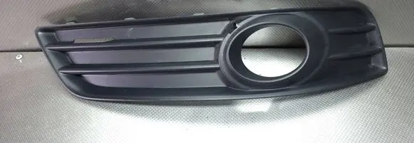 Audi A3 S3 8P Front fog light trim/grill 8P0807682E