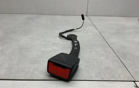 Volkswagen PASSAT B8 Front seatbelt buckle 3G0857755F