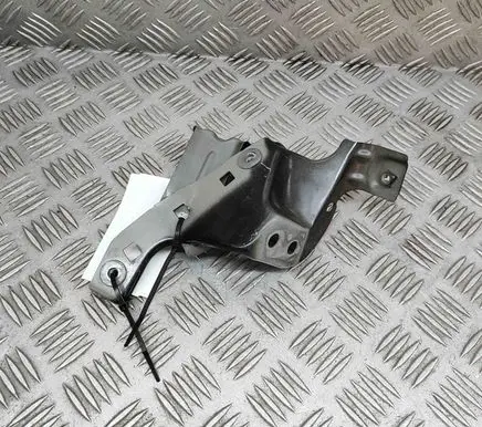Volkswagen Taigo Fender mounting bracket 2G7821136 2G5809471