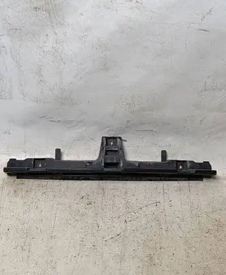 Rear bumper mounting bracket
