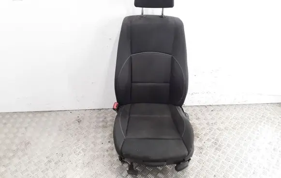 BMW 1 E81 E87 Front driver seat 877140561098 40561098 9132286