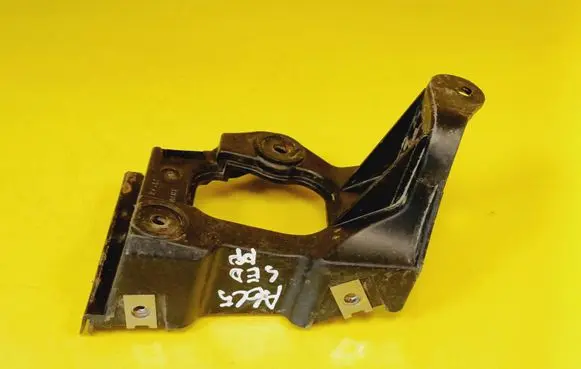 Audi A6 S6 C5 4B Front bumper mounting bracket 4B0853922 4B0853922B