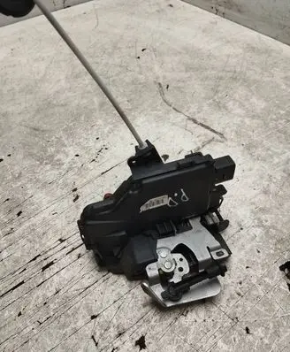 Audi A4 S4 B6 8E 8H Front door lock 8E1837016C
