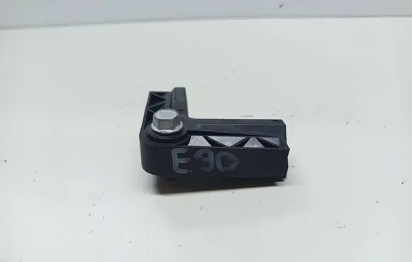 BMW 3 E90 E91 Battery bracket 7586426