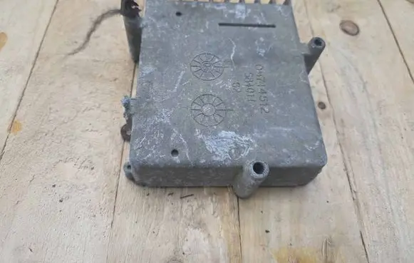 Chrysler Voyager Gearbox control unit/module P04727535AC