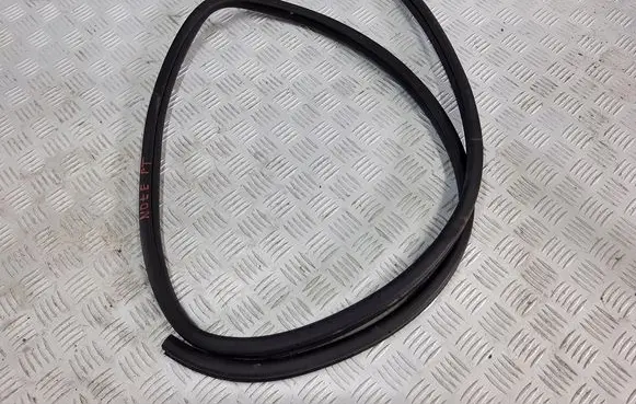 Nissan Note (E12) Rubber seal rear door 