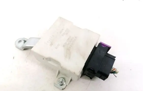 Toyota Avensis T250 Window wiper relay 8594005050 85940-05050