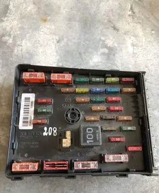 Volkswagen PASSAT B6 Fuse module 3C0937125C 63592777