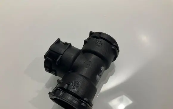 Mercedes-Benz E W212 Engine coolant pipe/hose