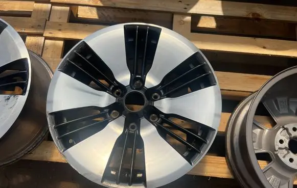 Isuzu D-Max R18 alloy rim TFRS