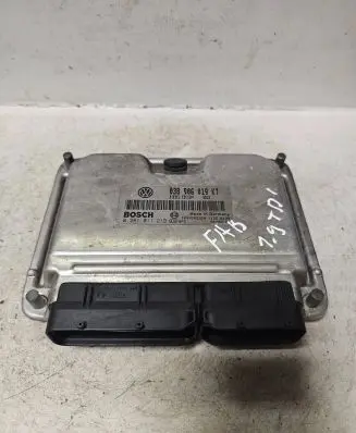Skoda Fabia Mk1 (6Y) Engine control unit/module 038906019KT 1039S02920 0281011219