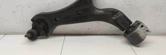 Chevrolet Captiva Front lower control arm/wishbone 96819161