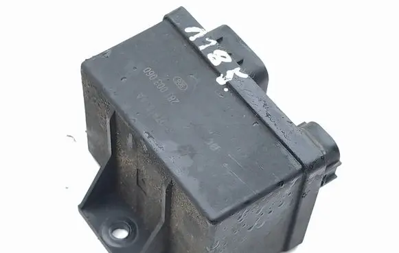 Jeep Cherokee Glow plug pre-heat relay 68079153AA 0281003060 20140115