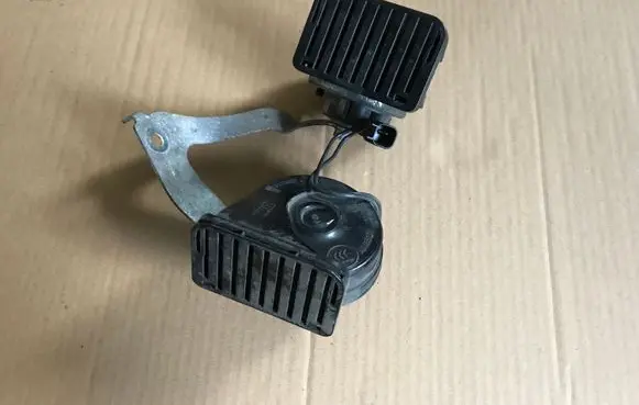 Opel Astra J Horn signal 20840162 1131F07