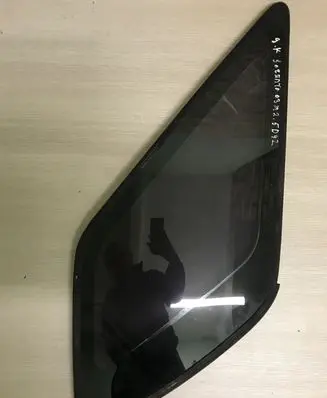 KIA Sorento Rear side window 43R000382
