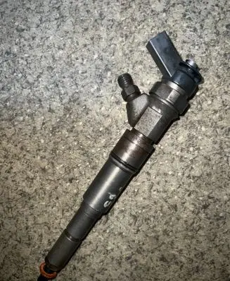 BMW X5 E53 Fuel injector 7789661