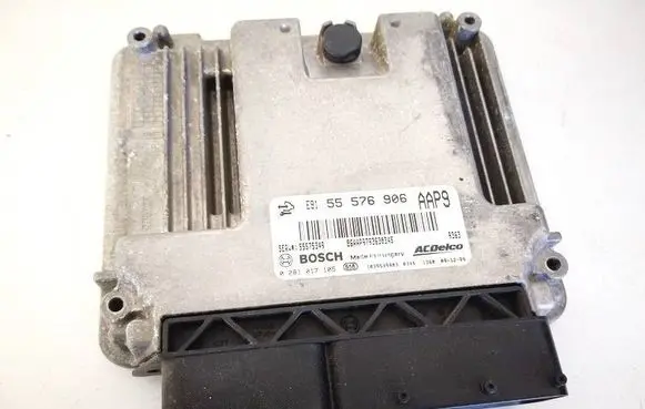Opel Insignia A Engine control unit/module 55576906 0281017105