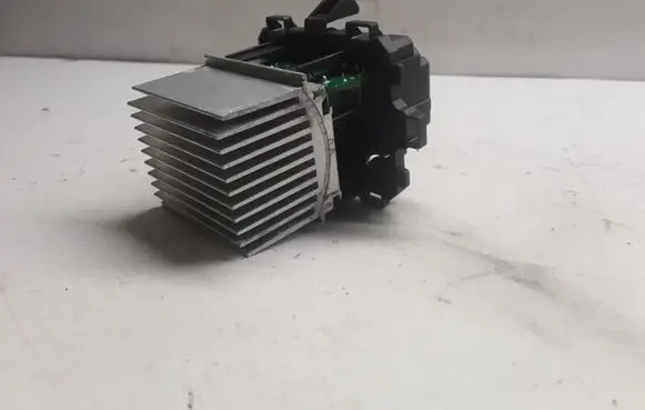 Peugeot 308 Heater blower motor/fan resistor VLCL29PWM11N